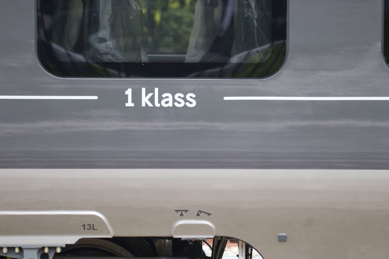 Gloednieuwe Zweedse Civity door Nederland getrokken